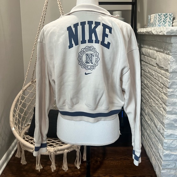 Nike Cropped Pullover - Picture 8 of 10